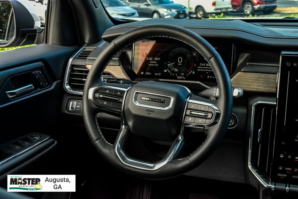 2024 GMC Acadia Denali