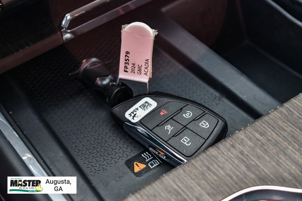 2024 GMC Acadia Denali