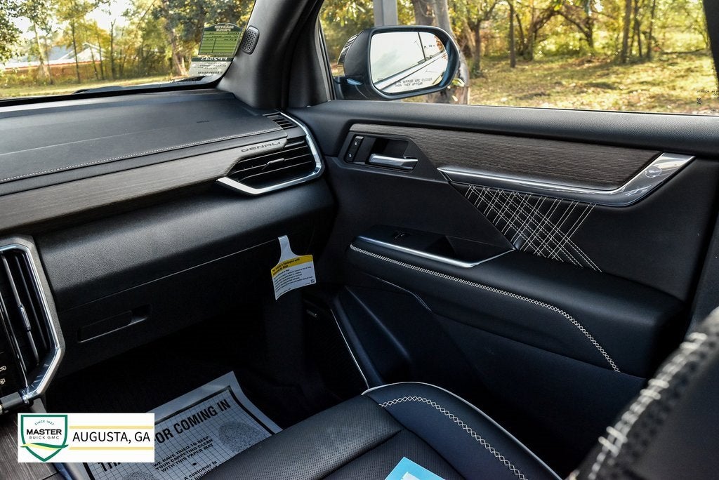 2025 GMC Acadia Denali